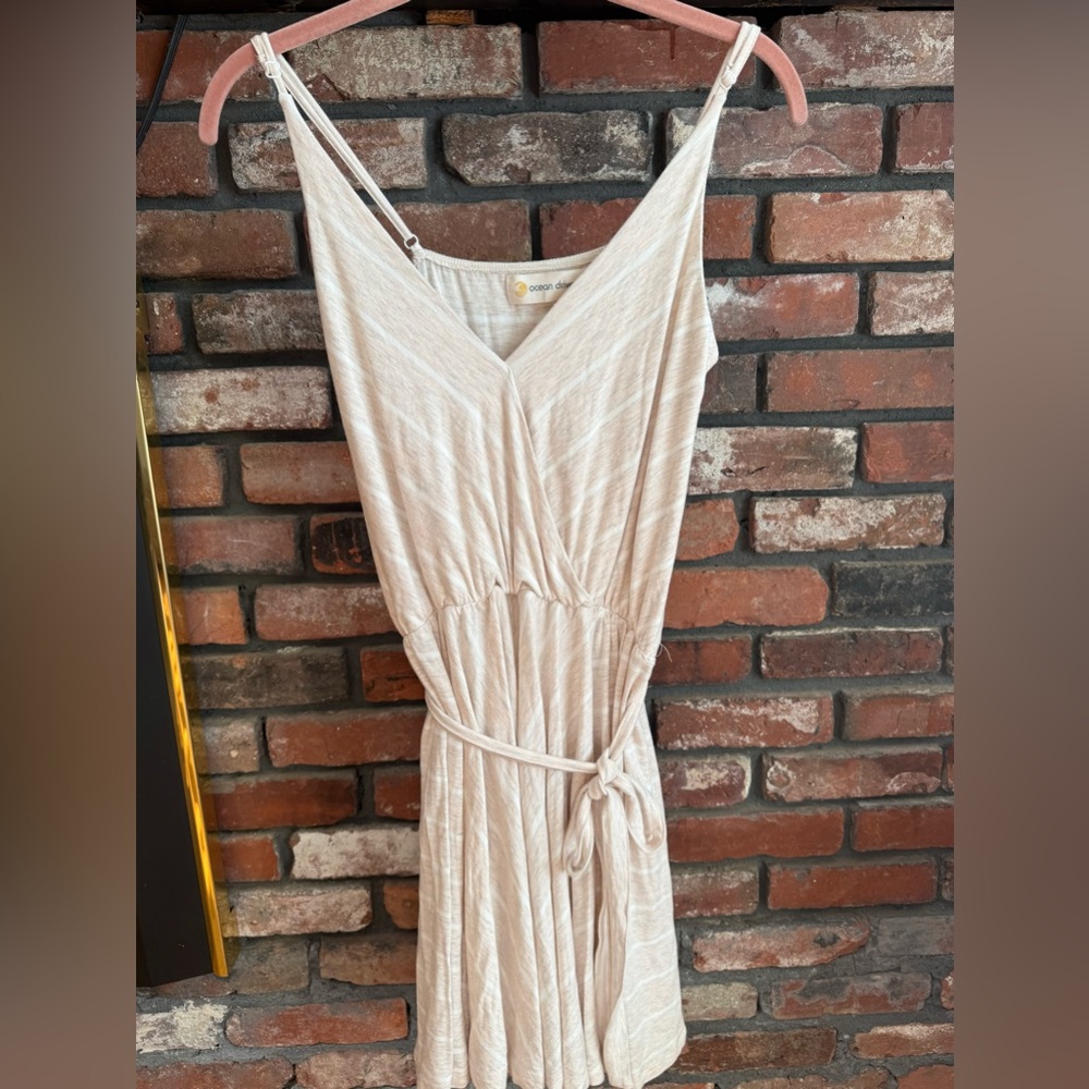 Summer dress size medium - Picture 2 of 5